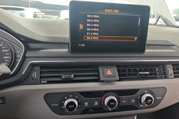 Used Audi A4L 2018 30th Anniversary Edition 40 TFSI Trendy Model Audio And AC Panel