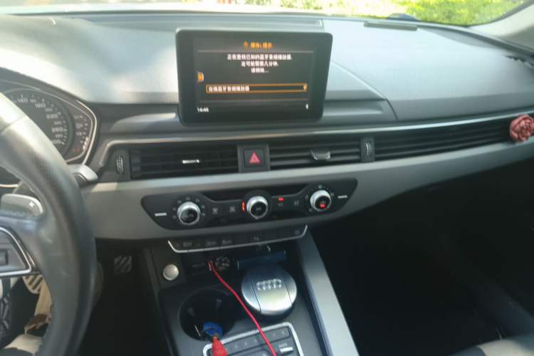 Used Audi A4L 2018 30th Anniversary Edition 40 TFSI Trendy Model Audio And AC Panel