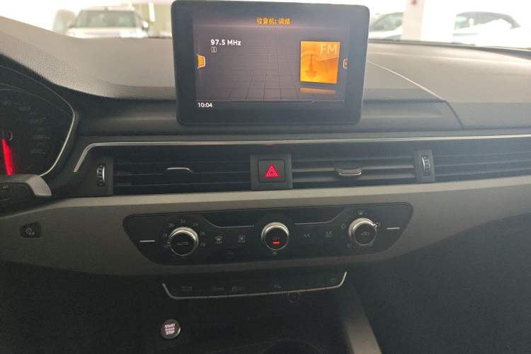 Used Audi A4L 2018 30th Anniversary Edition 40 TFSI Trendy Model Audio And AC Panel