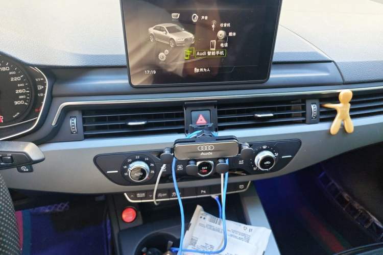 Used Audi A4L 2018 30th Anniversary Edition 40 TFSI Trendy Model Audio And AC Panel