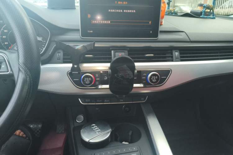 Used Audi A4L 2018 30th Anniversary Edition 40 TFSI Fashion Model Audio And AC Panel