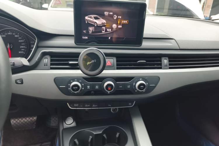 Used Audi A4L 2018 30th Anniversary Edition 40 TFSI Trendy Model Audio And AC Panel