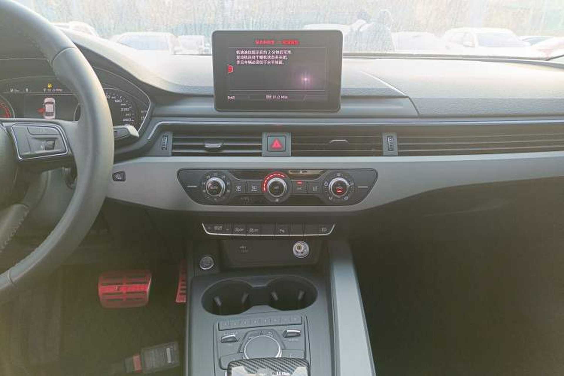 Used Audi A4L 2018 30th Anniversary Edition 40 TFSI Trendy Model Audio And AC Panel