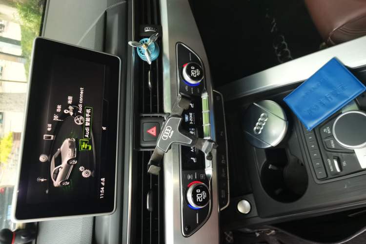 Used Audi A4L 2018 30th Anniversary Edition 40 TFSI Fashion Model Audio And AC Panel