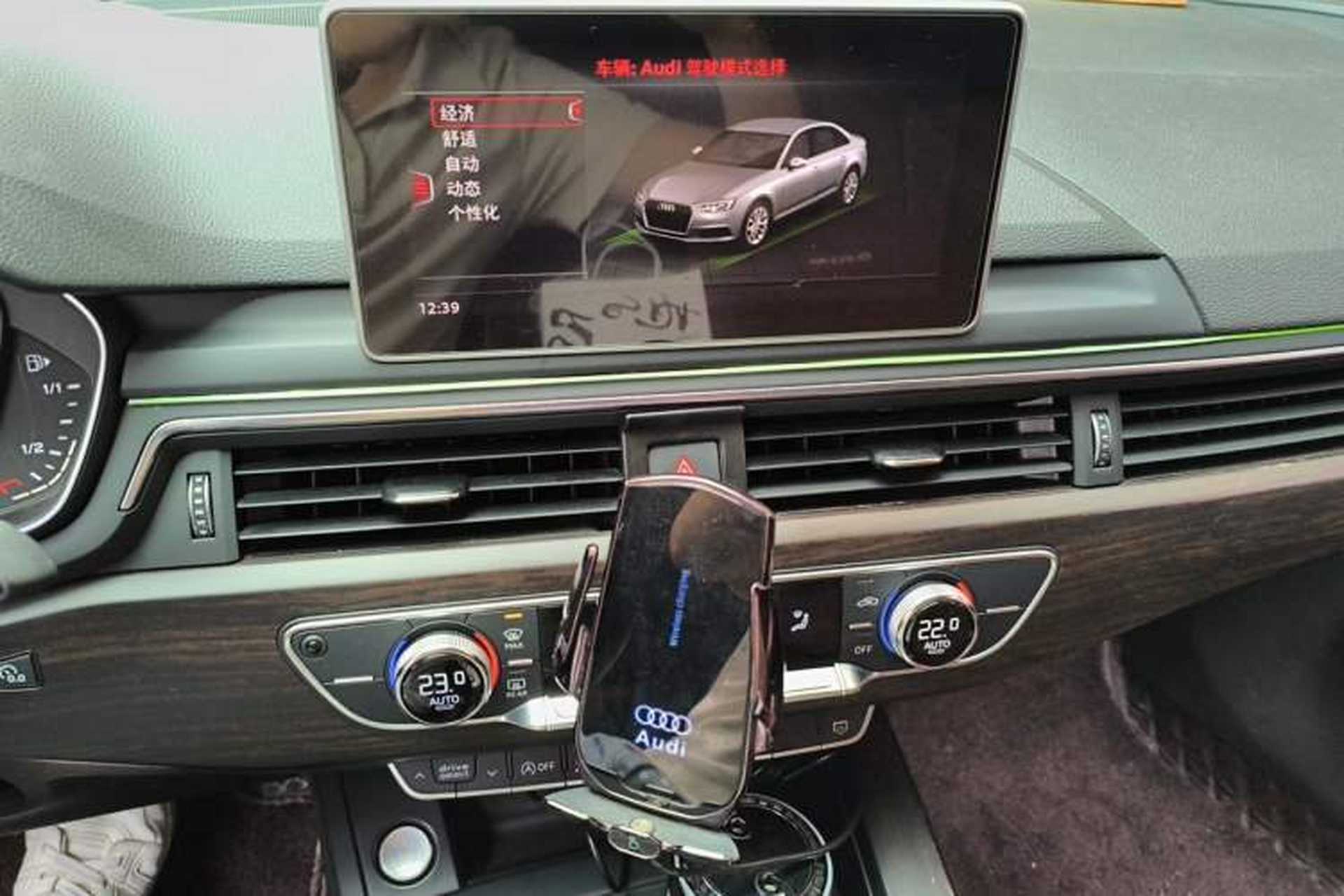 Used Audi A4L 2018 30th Anniversary Edition 40 TFSI Fashion Model Audio And AC Panel