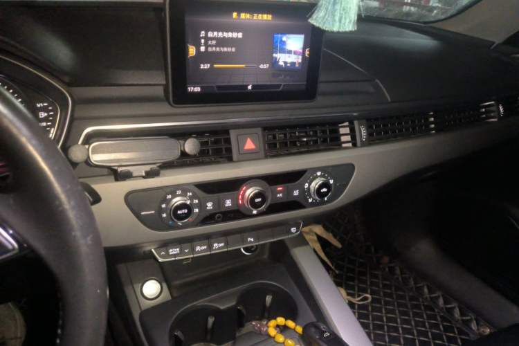 Used Audi A4L 2018 30th Anniversary Edition 40 TFSI Trendy Model Audio And AC Panel