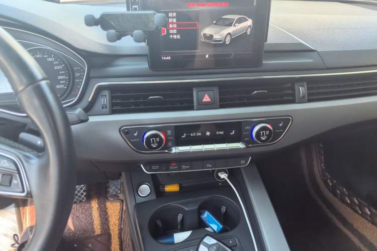 Used Audi A4L 2018 30th Anniversary Edition 40 TFSI Trendy Model Audio And AC Panel