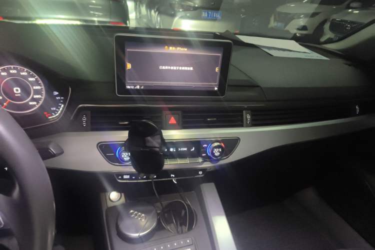 Used Audi A4L 2018 30th Anniversary Edition 40 TFSI Fashion Model Audio And AC Panel