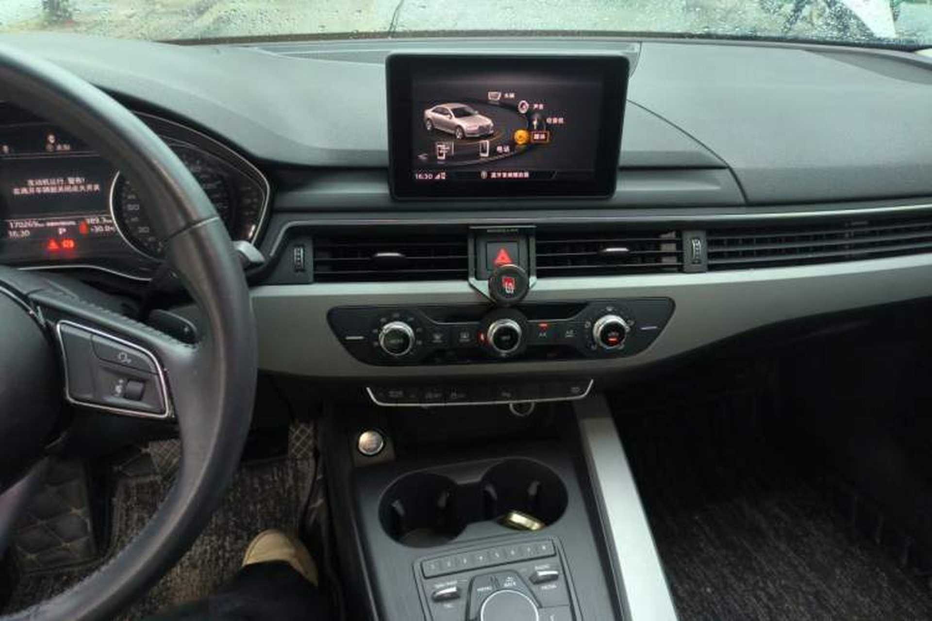 Used Audi A4L 2018 30th Anniversary Edition 40 TFSI Trendy Model Audio And AC Panel