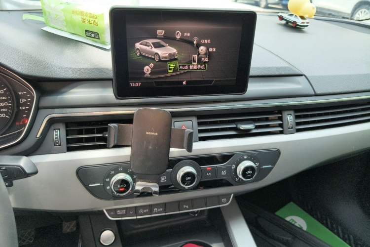 Used Audi A4L 2018 30th Anniversary Edition 40 TFSI Trendy Model Audio And AC Panel