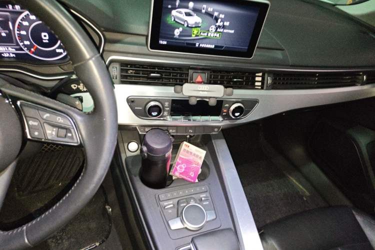Used Audi A4L 2018 30th Anniversary Edition 40 TFSI Fashion Model Audio And AC Panel