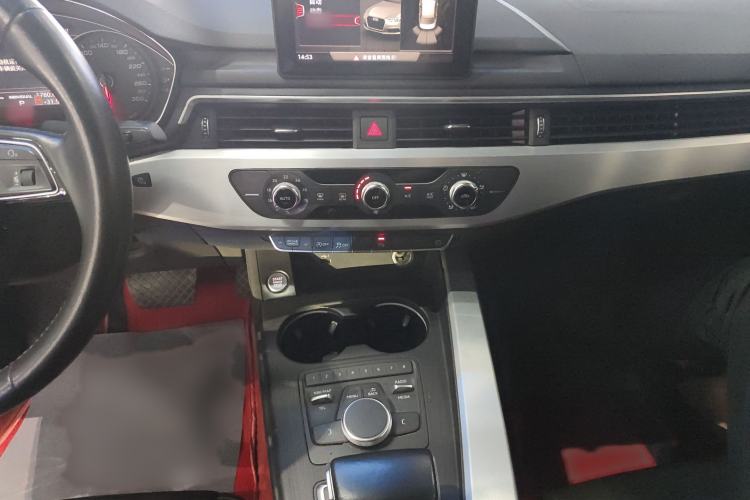 Used Audi A4L 2018 30th Anniversary Edition 40 TFSI Trendy Model Audio And AC Panel