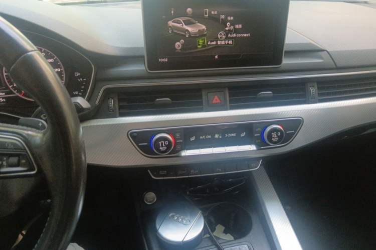 Used Audi A4L 2018 30th Anniversary Edition 40 TFSI Fashion Model Audio And AC Panel