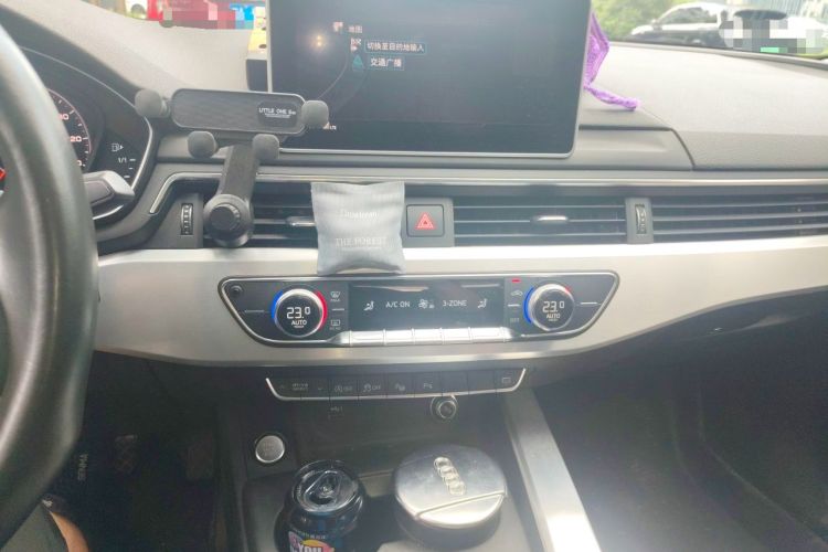 Used Audi A4L 2018 30th Anniversary Edition 40 TFSI Sport Edition Audio And AC Panel