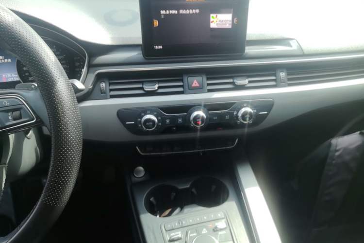 Used Audi A4L 2018 30th Anniversary Edition 40 TFSI Trendy Model Audio And AC Panel