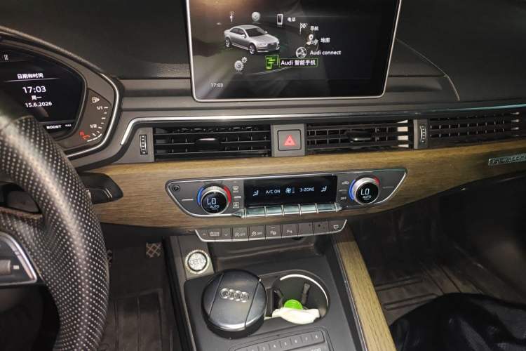 Used Audi A4L 2018 30th Anniversary Edition 40 TFSI Fashion Model Audio And AC Panel