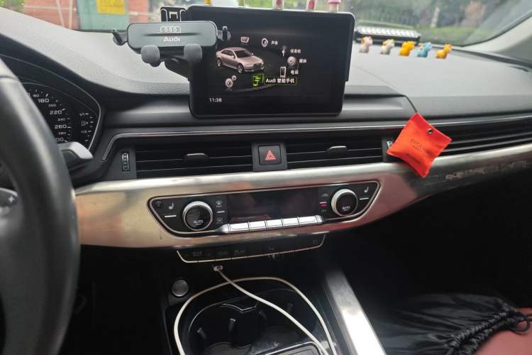 Used Audi A4L 2018 30th Anniversary Edition 40 TFSI Trendy Model Audio And AC Panel