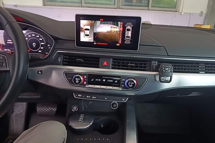 Used Audi A4L 2018 30th Anniversary Edition 40 TFSI Fashion Model Audio And AC Panel