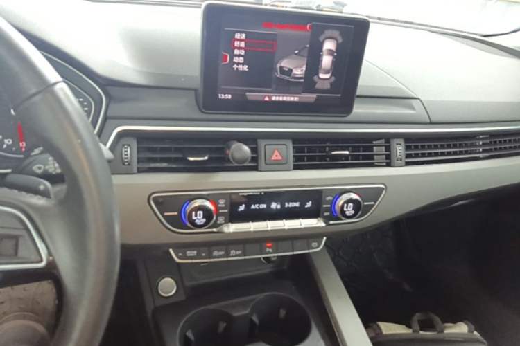 Used Audi A4L 2018 30th Anniversary Edition 40 TFSI Trendy Model Audio And AC Panel