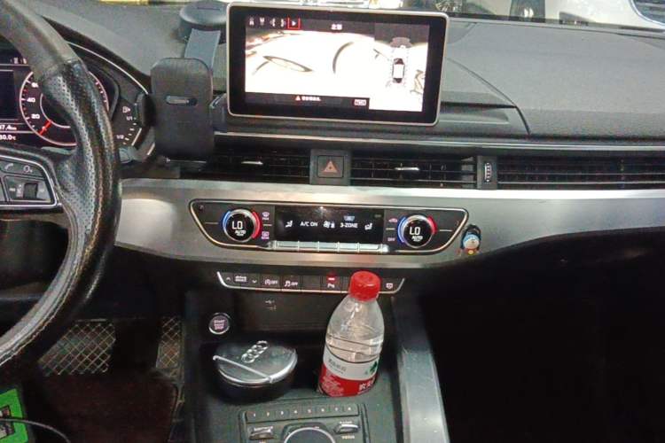 Used Audi A4L 2018 30th Anniversary Edition 40 TFSI Fashion Model Audio And AC Panel