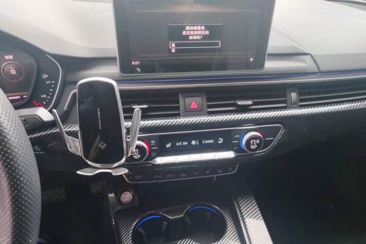 Used Audi A4L 2018 30th Anniversary Edition 40 TFSI Fashion Model Audio And AC Panel