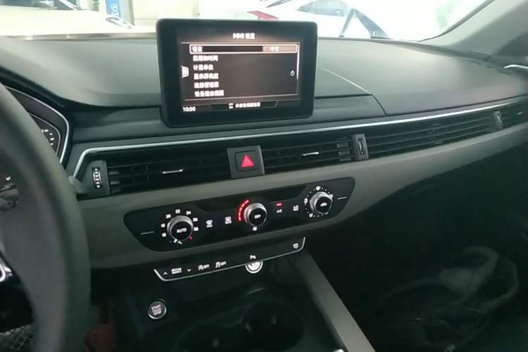 Used Audi A4L 2018 30th Anniversary Edition 40 TFSI Trendy Model Audio And AC Panel