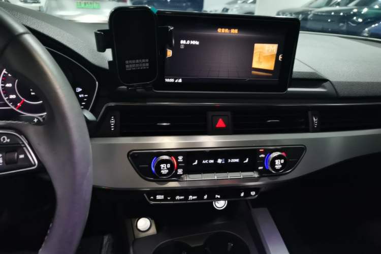 Used Audi A4L 2018 30th Anniversary Edition 40 TFSI Fashion Model Audio And AC Panel