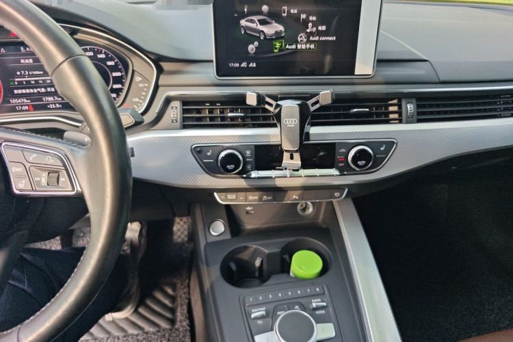 Used Audi A4L 2018 30th Anniversary Edition 40 TFSI Fashion Model Audio And AC Panel
