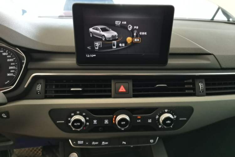 Used Audi A4L 2018 30th Anniversary Edition 40 TFSI Trendy Model Audio And AC Panel