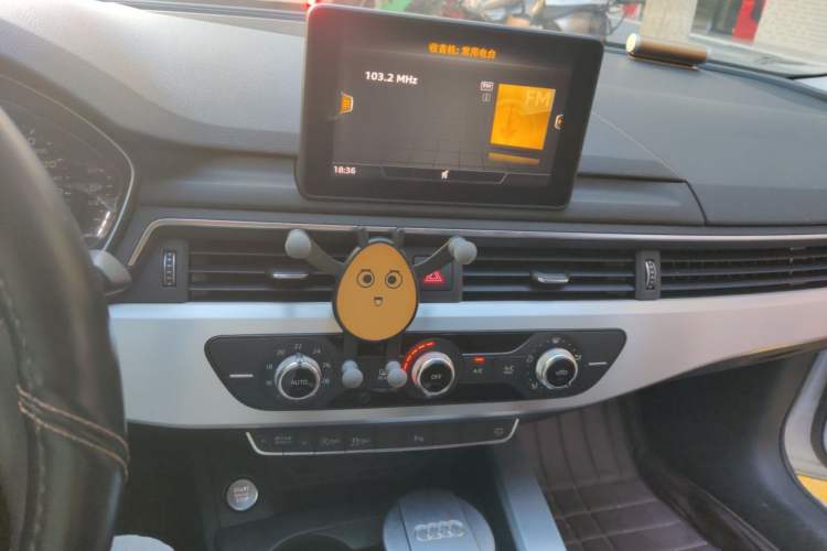 Used Audi A4L 2018 30th Anniversary Edition 40 TFSI Trendy Model Audio And AC Panel