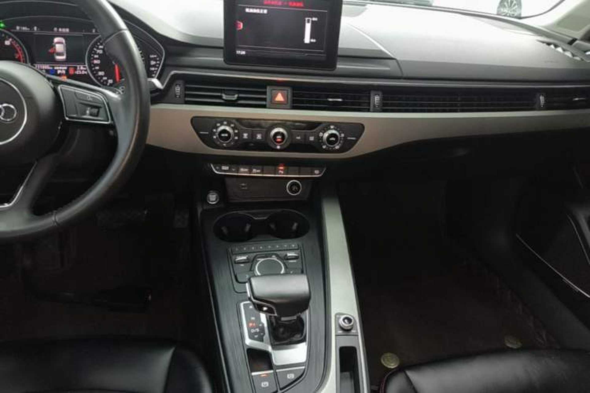 Used Audi A4L 2018 30th Anniversary Edition 40 TFSI Trendy Model Audio And AC Panel