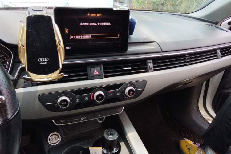 Used Audi A4L 2018 30th Anniversary Edition 40 TFSI Trendy Model Audio And AC Panel