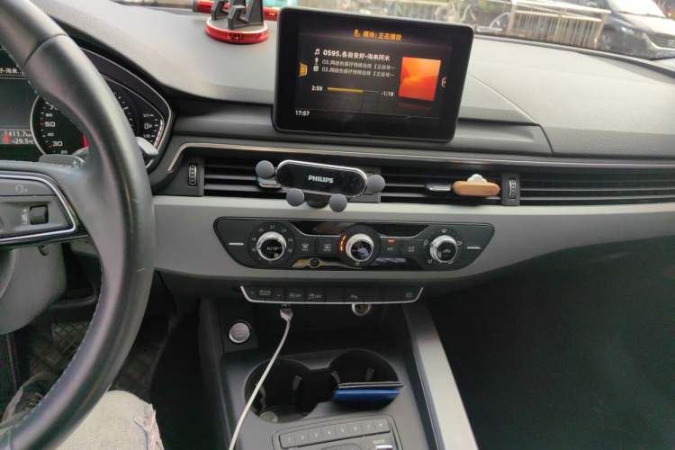 Used Audi A4L 2018 30th Anniversary Edition 40 TFSI Trendy Model Audio And AC Panel