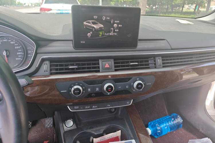 Used Audi A4L 2018 30th Anniversary Edition 40 TFSI Trendy Model Audio And AC Panel