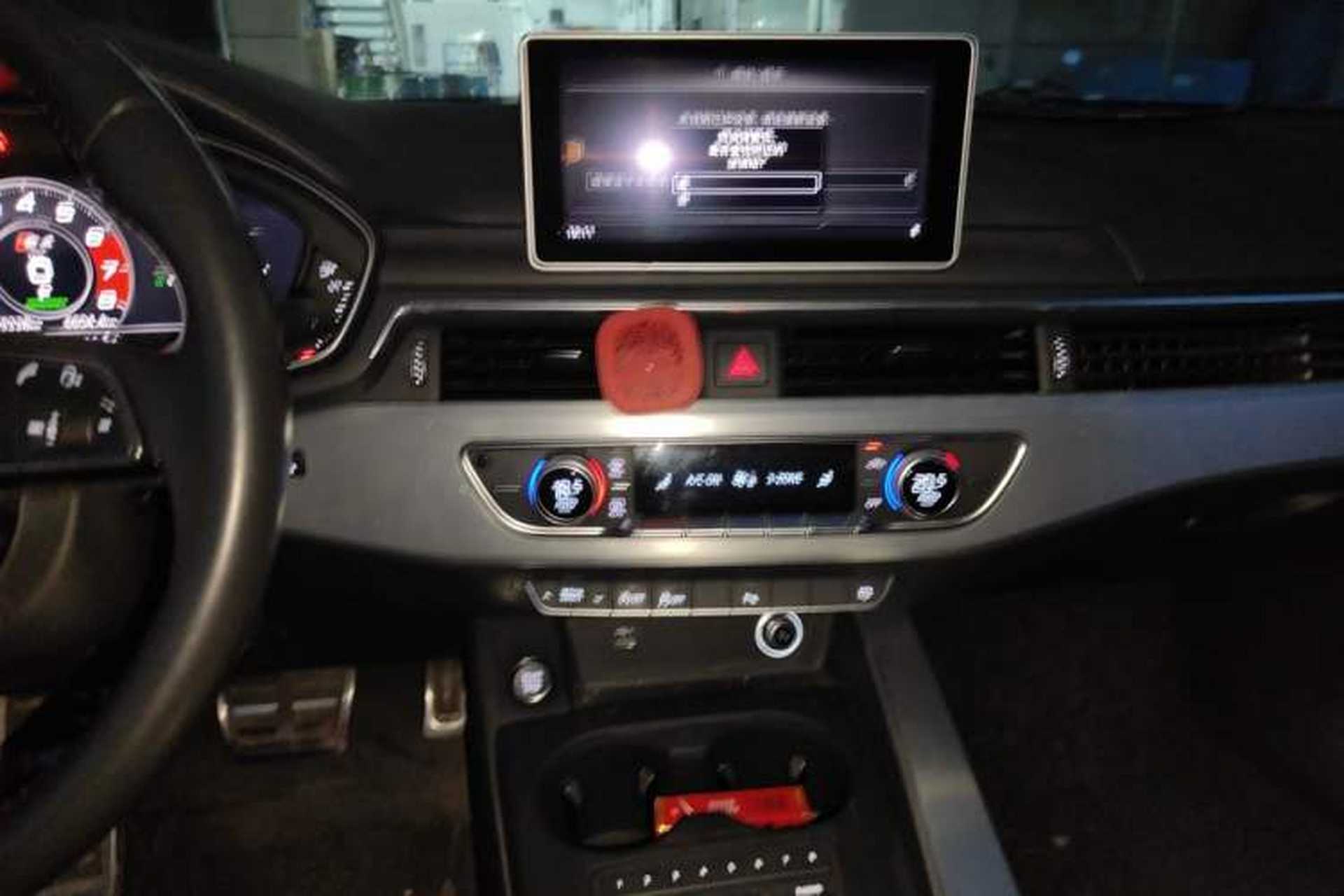 Used Audi A4L 2018 30th Anniversary Edition 40 TFSI Fashion Model Audio And AC Panel