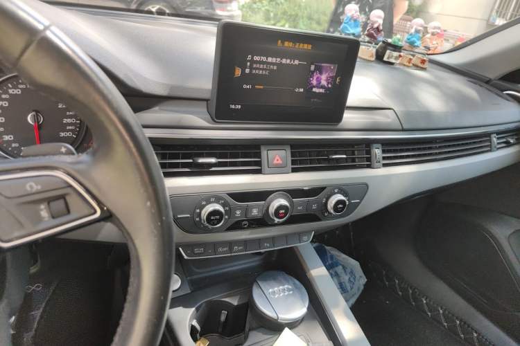 Used Audi A4L 2018 30th Anniversary Edition 40 TFSI Trendy Model Audio And AC Panel