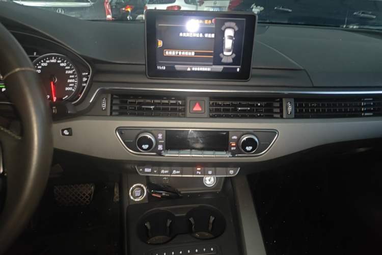 Used Audi A4L 2018 30th Anniversary Edition 40 TFSI Trendy Model Audio And AC Panel