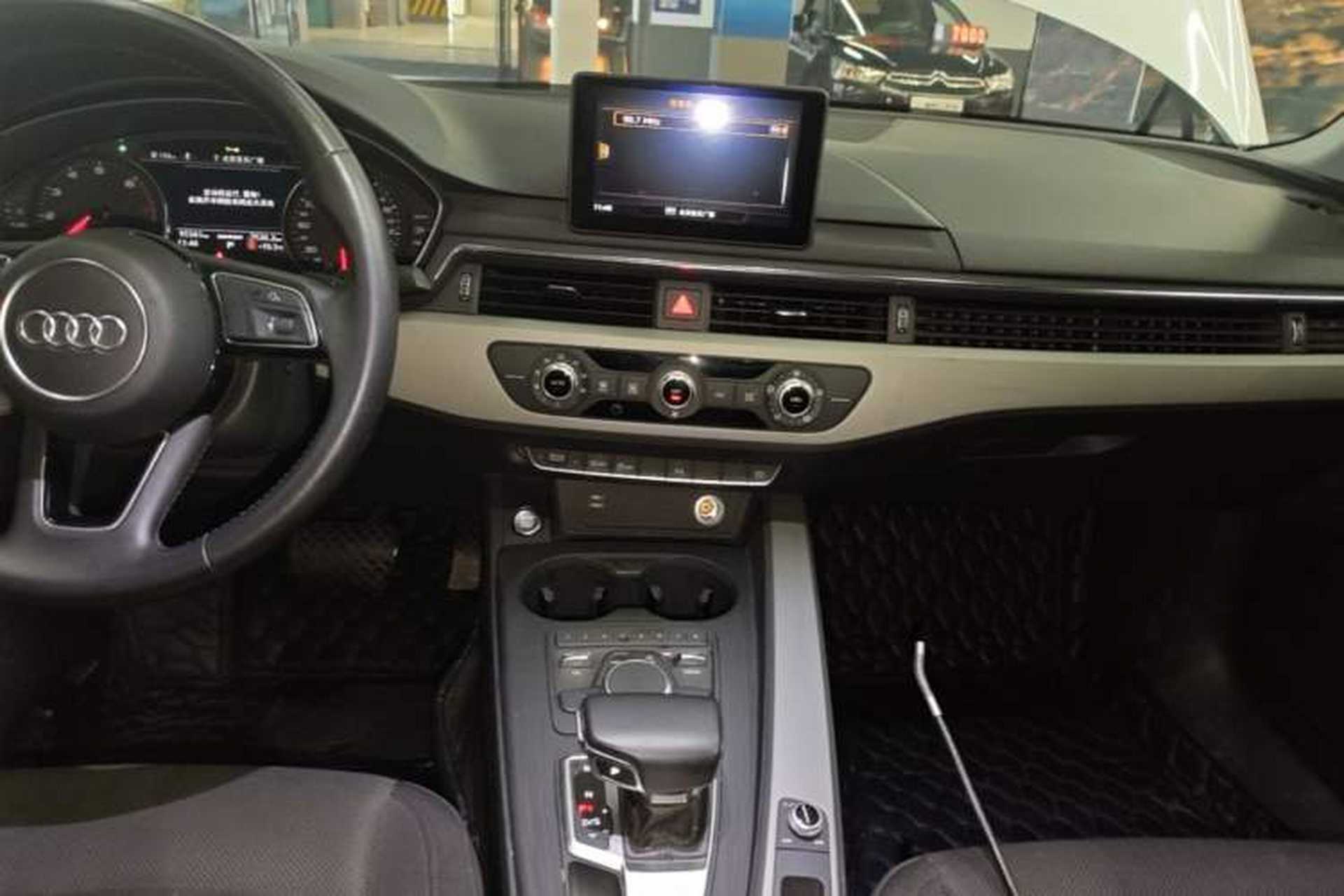 Used Audi A4L 2018 30th Anniversary Edition 40 TFSI Trendy Model Audio And AC Panel