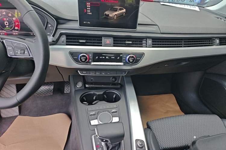 Used Audi A4L 2018 30th Anniversary Edition 40 TFSI Sport Edition Audio And AC Panel
