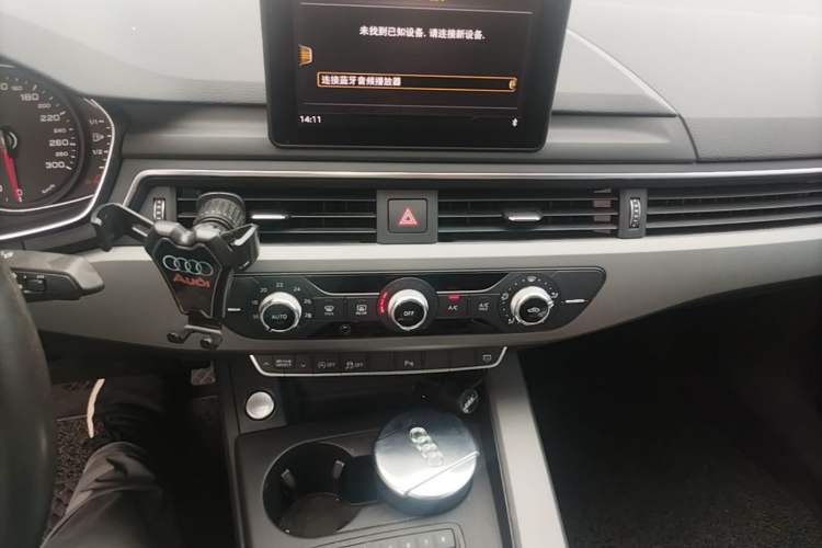 Used Audi A4L 2018 30th Anniversary Edition 40 TFSI Trendy Model Audio And AC Panel