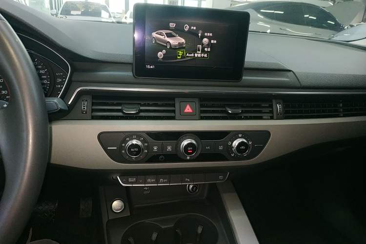 Used Audi A4L 2018 30th Anniversary Edition 40 TFSI Trendy Model Audio And AC Panel