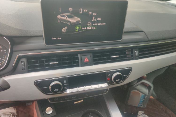 Used Audi A4L 2018 30th Anniversary Edition 40 TFSI Fashion Model Audio And AC Panel