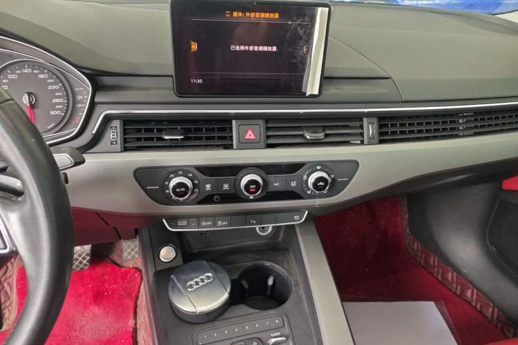 Used Audi A4L 2018 30th Anniversary Edition 40 TFSI Trendy Model Audio And AC Panel