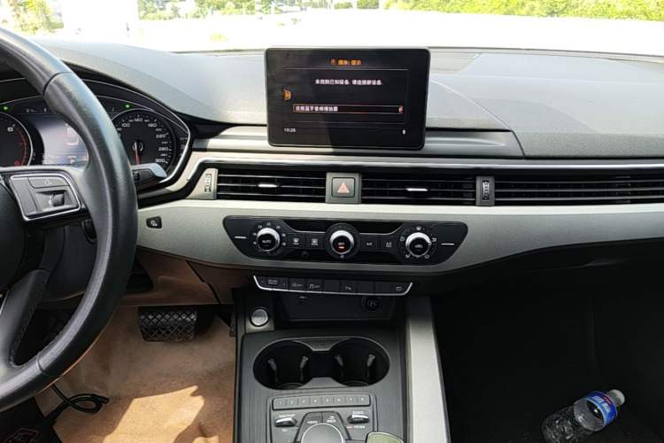 Used Audi A4L 2018 30th Anniversary Edition 40 TFSI Trendy Model Audio And AC Panel