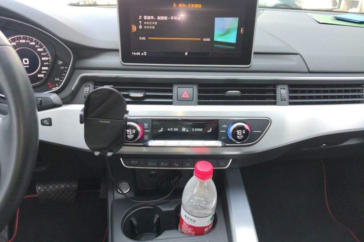 Used Audi A4L 2018 30th Anniversary Edition 40 TFSI Fashion Model Audio And AC Panel