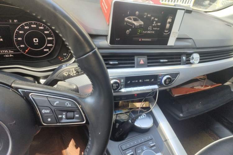 Used Audi A4L 2018 30th Anniversary Edition 40 TFSI Fashion Model Audio And AC Panel