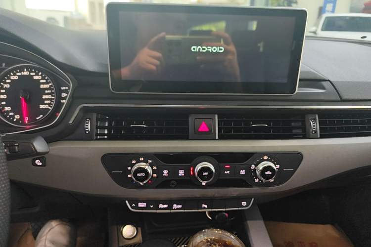 Used Audi A4L 2018 30th Anniversary Edition 40 TFSI Trendy Model Audio And AC Panel