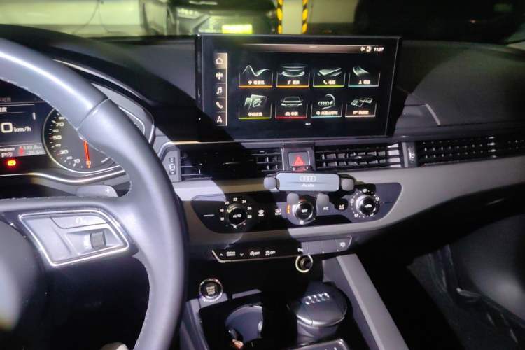 Used Audi A4L 2018 30th Anniversary Edition 40 TFSI Trendy Model Audio And AC Panel