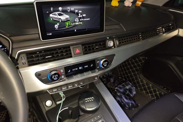 Used Audi A4L 2018 30th Anniversary Edition 40 TFSI Fashion Model Audio And AC Panel