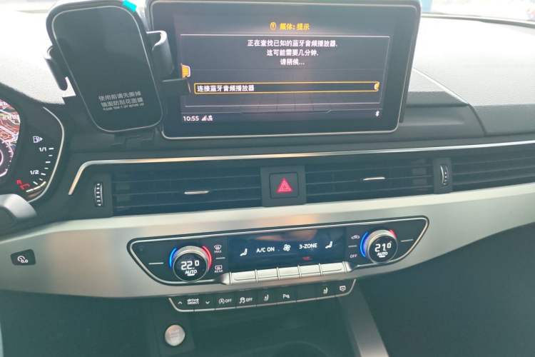 Used Audi A4L 2018 30th Anniversary Edition 40 TFSI Fashion Model Audio And AC Panel